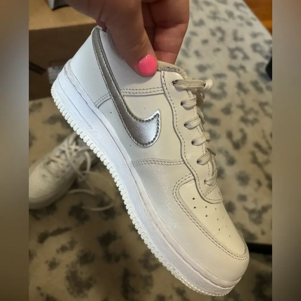 Nike Metallic Air Force 1 Low 